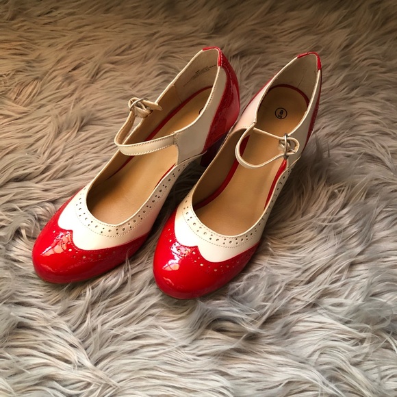Red and white heeled saddle shoes, size 8 - Picture 2 of 7